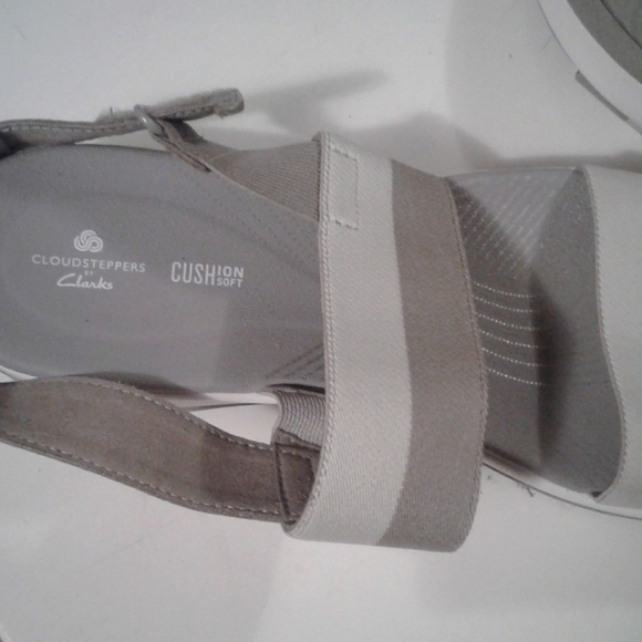 CLARKS sandals - Picture 4 of 7